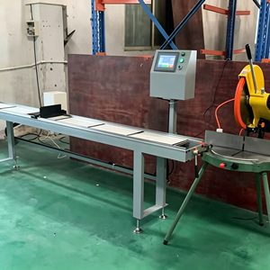 Ligne de production de machines de découpe de profilés PVC, UPVC et aluminium avec positionnement numérique CNC et butée de localisation de matériaux de haute précision - Product Image 4