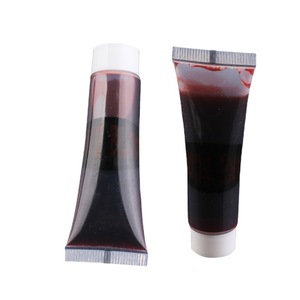 Pankasi Horror Blood And Fangs 15ml, sang et crocs artificiels pour maquillage, accessoire pour fête d'Halloween - Product Image 5