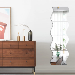 Verre miroir en gros à prix d'usine pour le marché du bricolage: Feuilles de miroir ondulées en forme de S à montage mural moderne pour salle à manger - Product Image 1