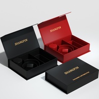 Scatola Regalo Magnetica Nera di Lusso Personalizzata con Coperchio Ribaltabile, Impermeabile, in Cartone, con Goffratura e Rivestimento in Spugna