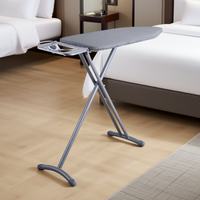 Planche à repasser EASTON extra stable à double support en V, construction tubulaire argentée, table à repasser pour hôtel avec embouts antidérapants