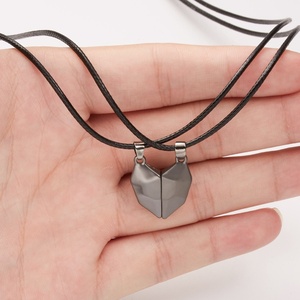 Collares de Moda Coloridos con Colgante de Bob Esponja y Patricio Estrella en Forma de Corazón para Parejas, Regalo para Mujeres y Hombres, Accesorios - Product Image 3