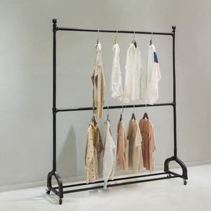 Porte-vêtements mobile à double rail avec roulettes pour les tenues des enfants et des femmes dans les boutiques - Product Image 2