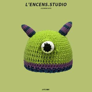 Lindo y Moderno Gorro de Punto Verde con Personaje de Dibujos Animados, Divertido y Creativo, Regalos de Invierno para Niñas - Product Image 2