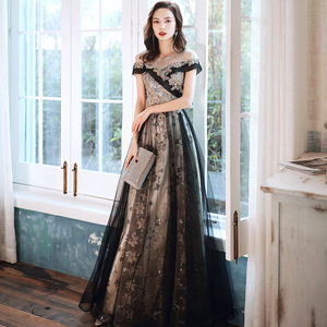 A-line Jewel Neck Sweep / Brush Train Lace / Tulle manica corta <span class=keywords><strong>abiti</strong></span> <span class=keywords><strong>da</strong></span> sposa formali neri <span class=keywords><strong>su</strong></span> <span class=keywords><strong>misura</strong></span> con applicazioni - Product Image 6
