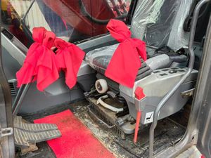 Excavatrice sur chenilles Doosan DX300 d'occasion, robuste, grande taille, occasion - Product Image 5