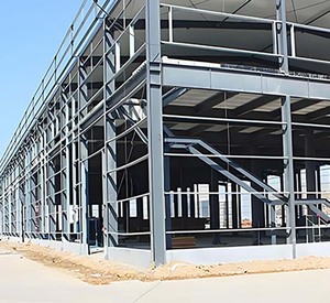 Fabricant de structures métalliques galvanisées pour la construction rapide, fournisseur professionnel de bâtiments industriels en acier pour projets miniers - Product Image 5