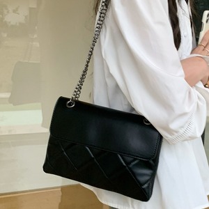 Bolso de Hombro Cruzado Pequeño Cuadrado de Moda para Mujer, con Cadena de Anillas, Diseño de Piel de Serpiente y Cierre de Gancho y Bucle - Product Image 4