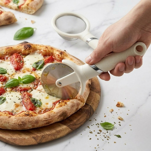 Ensemble de 7 ustensiles de cuisine blanc crème, écologiques, sans BPA, compatibles lave-vaisselle, comprenant un coupe-pizza, une cuillère à glace et un éplucheur, pour une maison esthétique - Product Image 3