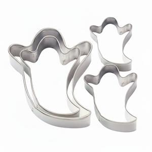 Emporte-pièce en métal durable en forme de biscuit, utile pour façonner la pâte avec précision pour des résultats de boulangerie professionnels - Product Image 1