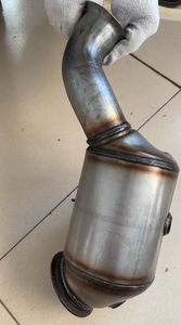 Collecteur d'échappement en nid d'abeille en acier inoxydable Système d'échappement Convertisseur catalytique à trois voies pour <span class=keywords><strong>Mercedes</strong></span> Benz <span class=keywords><strong>e200</strong></span> w213 - Product Image 2