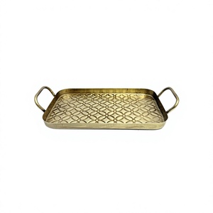 Bandeja Rectangular de Hierro con Patrón de Rejilla Dorada y Plateada de Estilo Antiguo WB INC, Diseño Floral con Asa para Decoración del Hogar y Uso en Mesa de Centro - Product Image 1