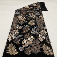 Nouvel Arrivage Tissu en Velours Noir Brodé de Dentelle et de Perles Pailletées pour Robe de Soirée Cheongsam