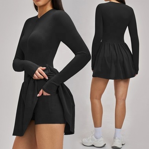 Tenue de sport personnalisée à manches longues avec fermeture éclair pour femmes, robe de sport pour le tennis, le golf, le pickleball, avec shorts intégrés et poches - Product Image 5