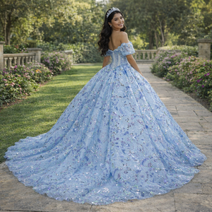 Impresionante Vestido de Quinceañera Azul con Escote Corazón, Apliques de Cuentas, Encaje, Cristales y Cola de Capilla, Largo hasta el Suelo, Modelo 6926 - Product Image 1