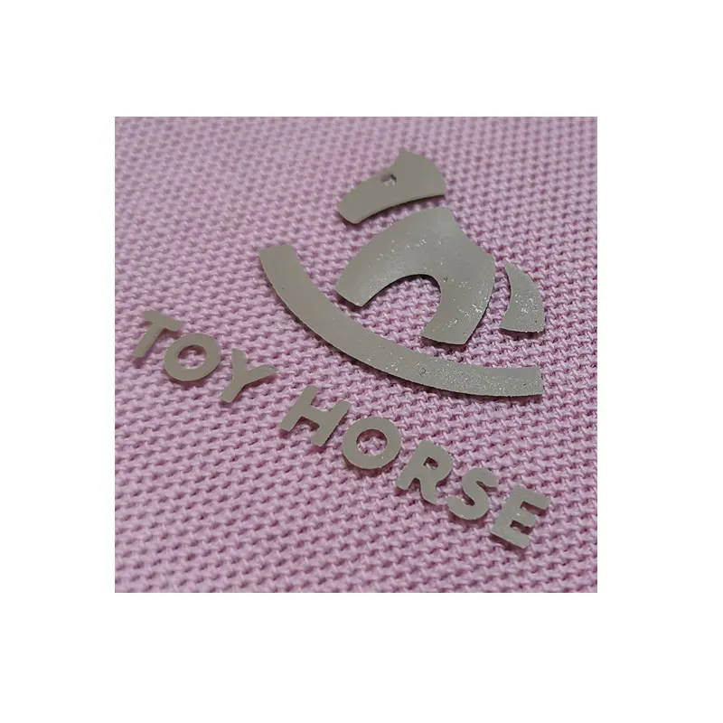 مخصص رمادي طروادة شكل العلامة التجارية ملصق لنقل الحرارة ل مقبول الملابس لصقة مطاطية الرقبة 3D الملابس تسميات
