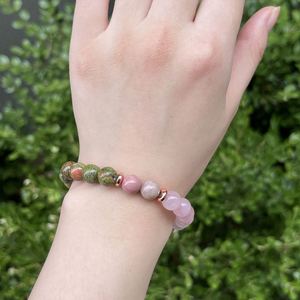 Bracelet en pierre naturelle avec perles de verre colorées, stimulant la créativité, potentiel marketing viral innovant, service de regroupement de produits - Product Image 1
