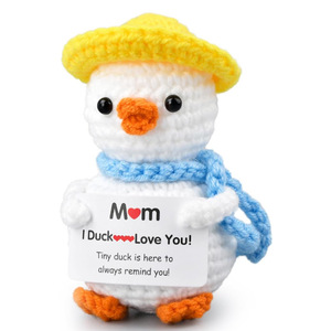 Chapeau en tricot fait main en forme <span class=keywords><strong>de</strong></span> <span class=keywords><strong>canard</strong></span> en fil <span class=keywords><strong>de</strong></span> polyester pour le Nouvel An chinois - Produit fini jaune - Product Image 1