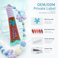 Tube de baume à lèvres à faible MOQ, avec breloque bracelet, OEM, marque privée, logo personnalisé, sérigraphie, gamme multi-tons, emballage exclusif