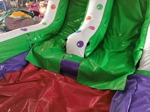 Castillo Inflable de Alta Calidad con Diseño de Hombres de Jengibre Navideños para Alquiler o Fiestas - Product Image 6