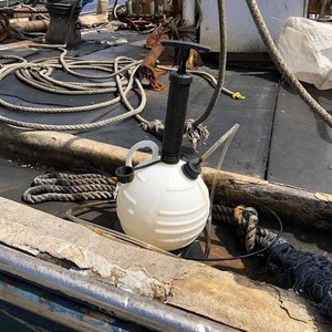 Essential Manual Fluid Extractor <b>Pumps</b> for Vehicle Maintenance for Care and Repair Work on Boats and Cars - Product Image 6