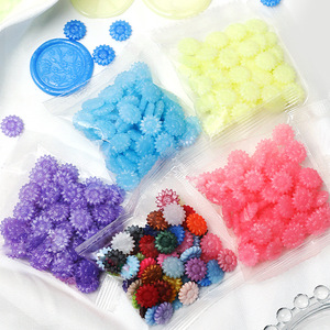 Granulés de cire à cacheter en forme de fleur, couleurs mélangées, 50 pièces par sachet, pour artisanat et décoration - Product Image 1
