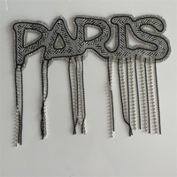 LETTRE DE PARIS À Paillettes Brillantes Personnalisées Conception Fer sur Patchs AVEC CHAÎNE DE POMPON