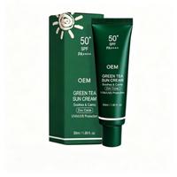 Crème solaire apaisante à l'extrait de thé vert |   Protection complète UVA/UVB, soulage la peau irritée et endommagée par le soleil, sans obstruction des pores ni éruptions cutanées