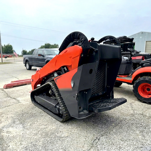 Minicargadora de orugas Derette Red Crawler con cucharón negro y sistema de orugas - Product Image 2
