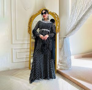 Robe de créateur en fausse georgette Sharara Garara Robes de mariée pakistanaise Collection Sharara Costume avec short Kameez Inde - Product Image 4