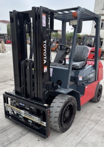 Chariot élévateur Toyota d'occasion 3 tonnes, haute qualité, prix bas, avec moteur, roulement, boîte de vitesses, pompe et moteur, à vendre - Product Image 4
