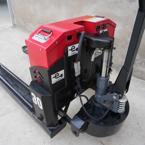 Transpaleta eléctrica con batería de litio de 1500KG-2000KG, conector de alimentación de Motor de CC, 550mm, 685mm, ancho de horquilla para puerto de carga - Product Image 6