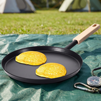 Poêle à frire antiadhésive tendance en aluminium, modèle best-seller avec manche ergonomique en bois pour camping et cuisine en extérieur