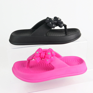 Chanclas <span class=keywords><strong>baratas</strong></span> lisas de verano de playa personalizadas para mujer, <span class=keywords><strong>sandalias</strong></span> <span class=keywords><strong>bonitas</strong></span> para mujer, zapatillas de espuma sexis calientes - Product Image 2