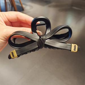 Pince à Cheveux Nœud Papillon Noir Élégante, Design de Niche Populaire, Vente Chaude 2026, Luxe Léger, Bijou de Mode pour Femme - Product Image 4