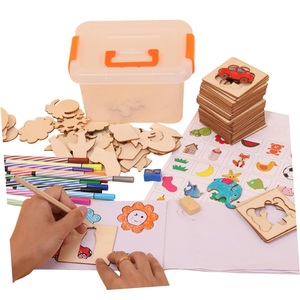 20 pezzi modello di pittura a forma di cartone animato <span class=keywords><strong>Montessori</strong></span> giocattoli da disegno per bambini in legno con stencil per l'apprendimento educativo per bambini regalo - Product Image 1