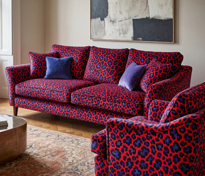 Tissu d'ameublement de luxe imprimé léopard rouge et bleu, velours hollandais, satin, lin, toile, velours Matty Celosia au mètre - Product Image 2