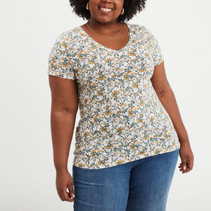 Camiseta de Manga Corta de Satén Transpirable con Costuras Mínimas para Mujer, Talla Grande, con Acabado Suave y Movimiento Flexible para Uso Diario Informal - Product Image 4