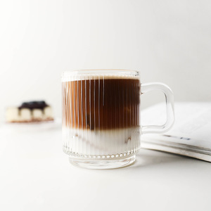 แก้วกาแฟทรงสูงมีลายเส้นแนวตั้ง สำหรับเครื่องดื่มเย็น อเมริกาโน ลาเต้ ดีไซน์แบบแก้วเดี่ยว - Product Image 1