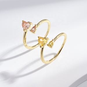 Anillo ajustable de plata 925 con baño de oro de 14k para mujer, con piedras naturales de circonita rosa en forma de flor, ideal para compromiso de verano, precio al por mayor. - Product Image 3