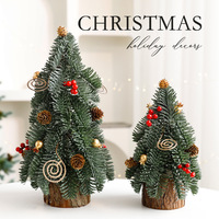 Vente en gros d'usine 18*18*32cm PE Cône de pin durable Ornements de Noël de bureau Scène de vacances Décoration de table d'arbre
