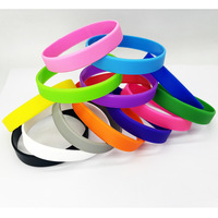 Fabricante profesional Pulsera de goma de silicona Logotipo personalizado Color Ecológico Pulsera impresa con pantalla para baile de fiesta