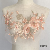 Appliques de mariage brodées en dentelle perlée à fleurs 3D
