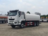 Camions-citerne à eau SINOTRUK HOMAN 6x4 LHD 260HP 20CBM Euro3 YUCHAI Diesel à vendre