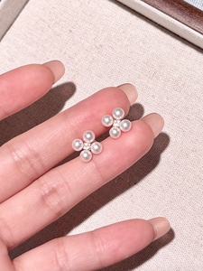 ต่างหู UM Jewelry เงินแท้ 925 รูปโคลเวอร์ประดับมุกน้ำจืดและเพทายสีขาว สำหรับทุกเพศ เหมาะเป็นของขวัญวันครบรอบหรือใช้ในชีวิตประจำวัน - Product Image 5