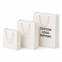 Sac fourre-tout en carton blanc personnalisé avec poignées torsadées et fond à soufflets, imperméable, pour la vente au détail
