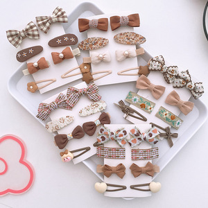 Set de 8 Pinzas <span class=keywords><strong>para</strong></span> el Cabello <span class=keywords><strong>con</strong></span> Lazo Estilo Coreano <span class=keywords><strong>para</strong></span> <span class=keywords><strong>Niñas</strong></span>, Pasadores de Tela Color Café Claro <span class=keywords><strong>para</strong></span> Fiestas, Dulce Accesorio <span class=keywords><strong>para</strong></span> el Pelo Infantil - Product Image 2