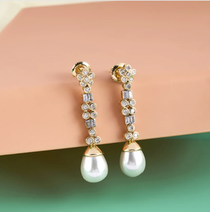 Boucles d'oreilles Glamour Designer Drop Diamond idéales pour les soirées formelles et les dates spéciales de l'Inde - Product Image 3