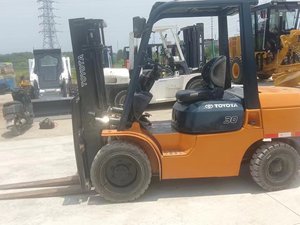 Used Toyota 3 Ton Diesel <b>Forklift</b> with 3 Stage Mast and 3000mm Lifting Height for Warehouse and Logistics Operations - Product Image 4