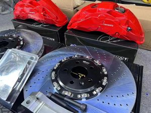 Kit de pinza de freno para <span class=keywords><strong>BMW</strong></span> <span class=keywords><strong>M5</strong></span> <span class=keywords><strong>E60</strong></span> 2006 Pinza de freno deportiva con neumático de 20 pulgadas - Product Image 5